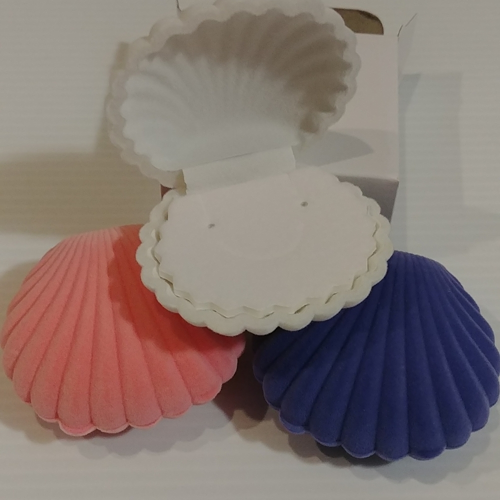 NEW White Velvet Seashell Jewelry Box